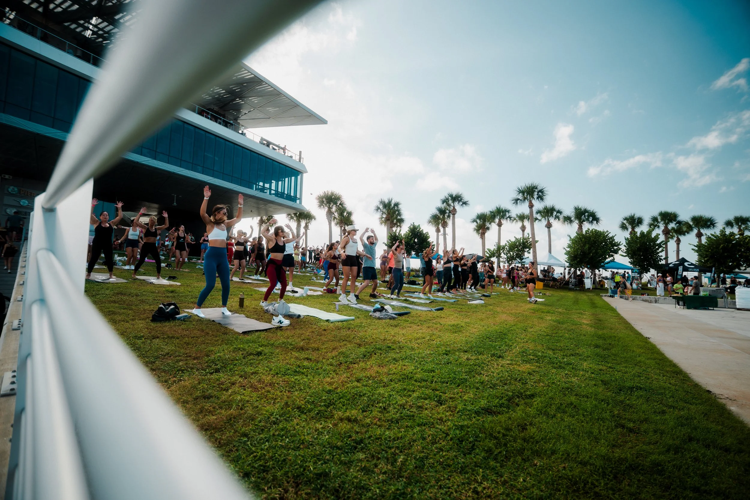 ClubTampaBay_St.PetePier_Driftwood_VIsualKBJ_KBJohnsonPhotography_WellnessEvent-075.jpg