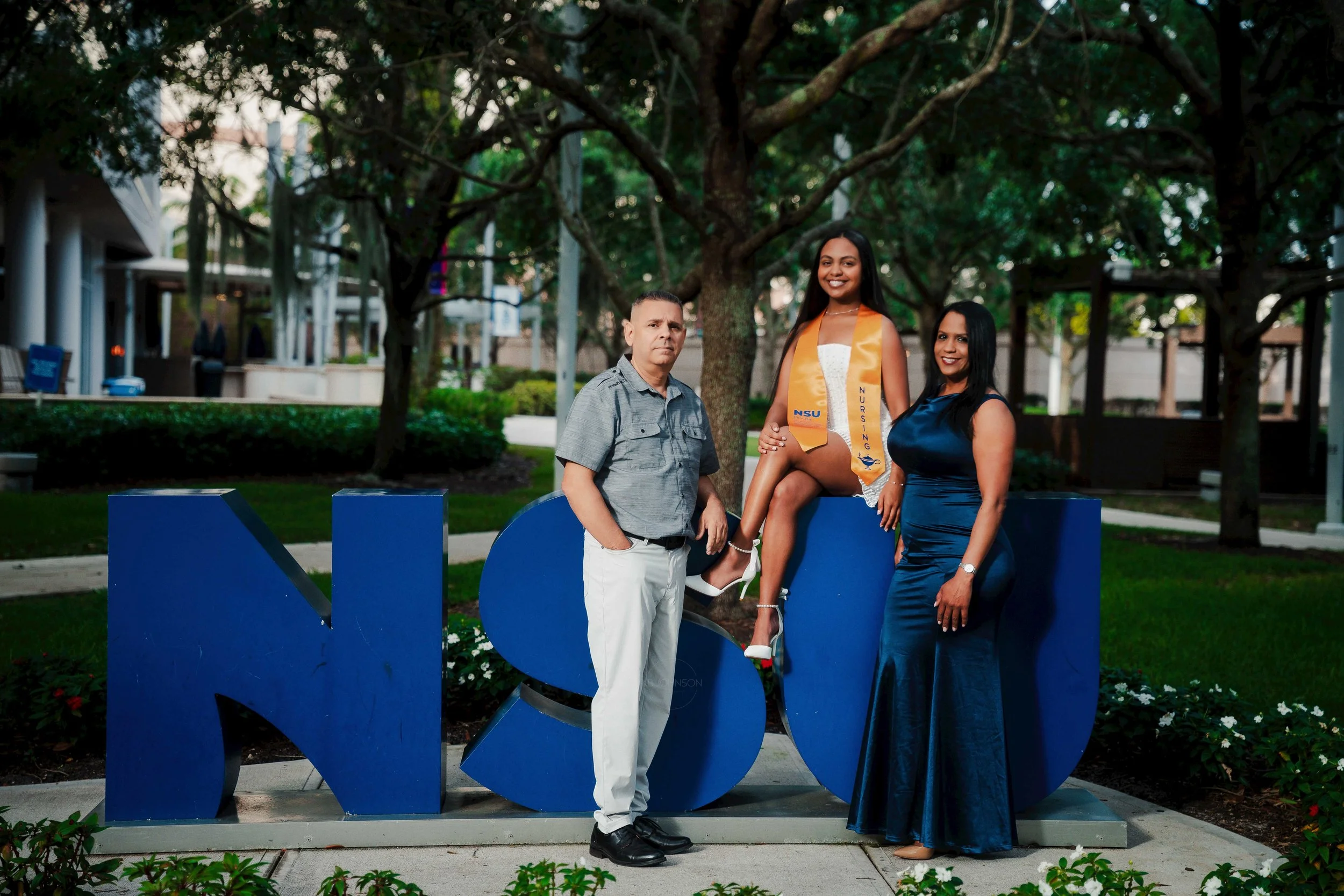 GradNSU_NovaSoutheasternUniversity_KBJohnsonPhotography-5.jpg