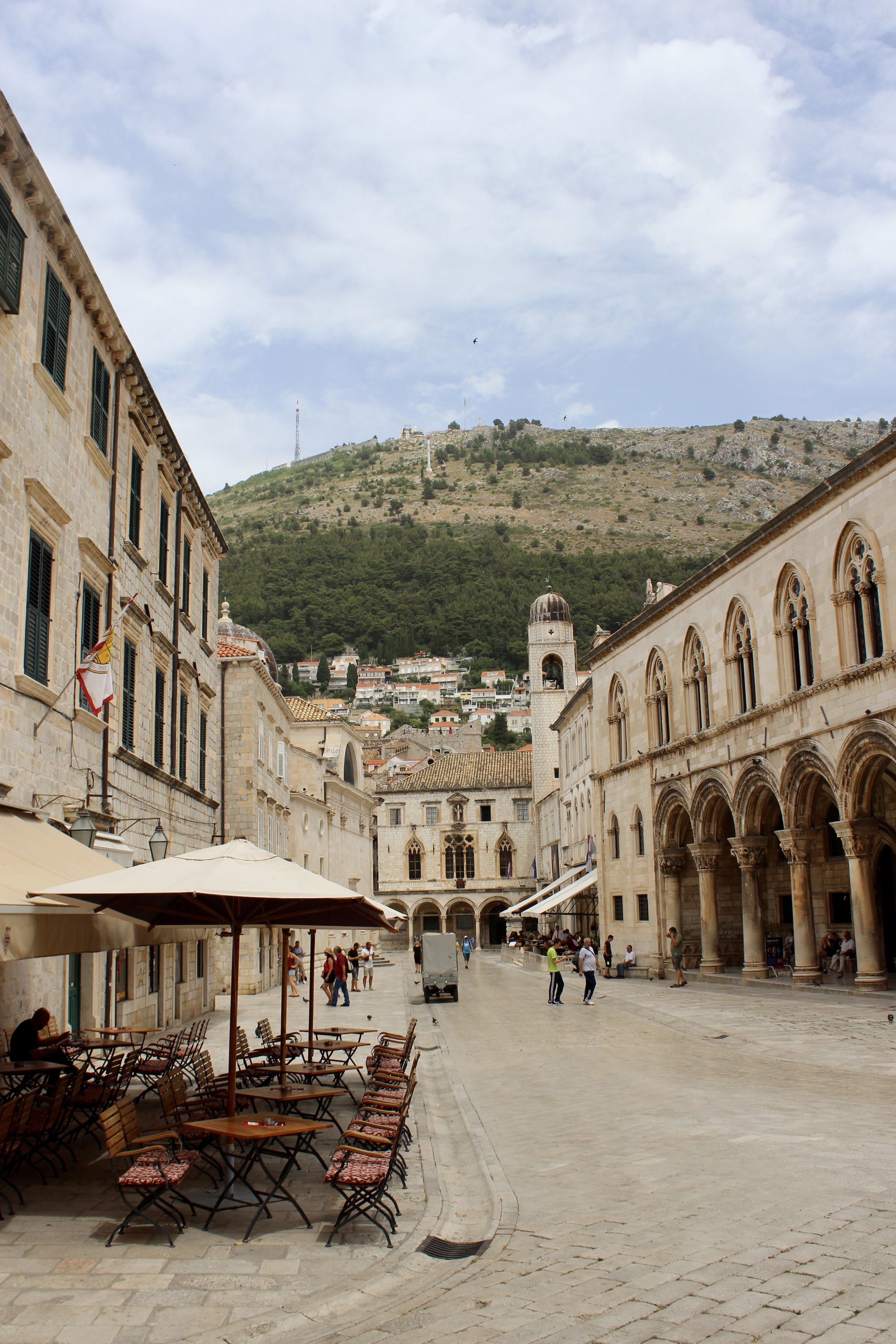 Dubrovnik-Old-Town-Cafe.jpeg