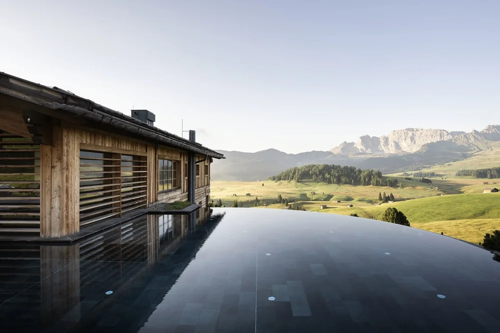 Adler-alpe-infinity-pool.jpg