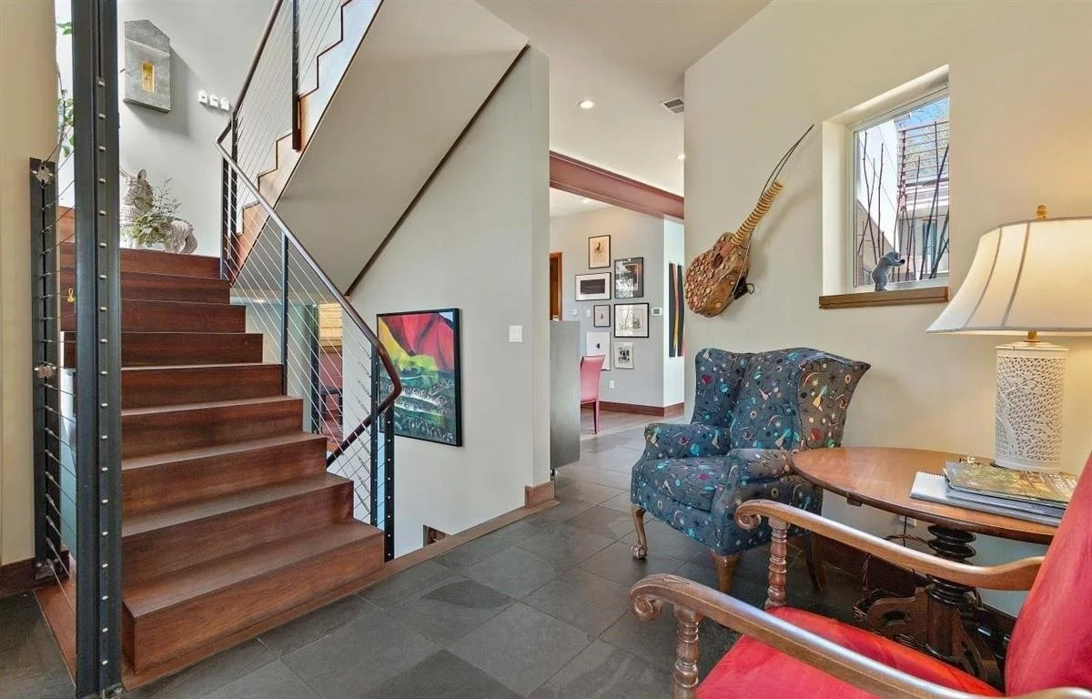 Staircase.jpg