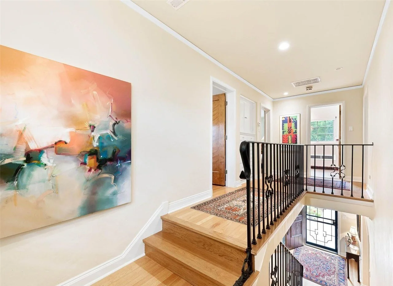 Front+Staircase.jpg