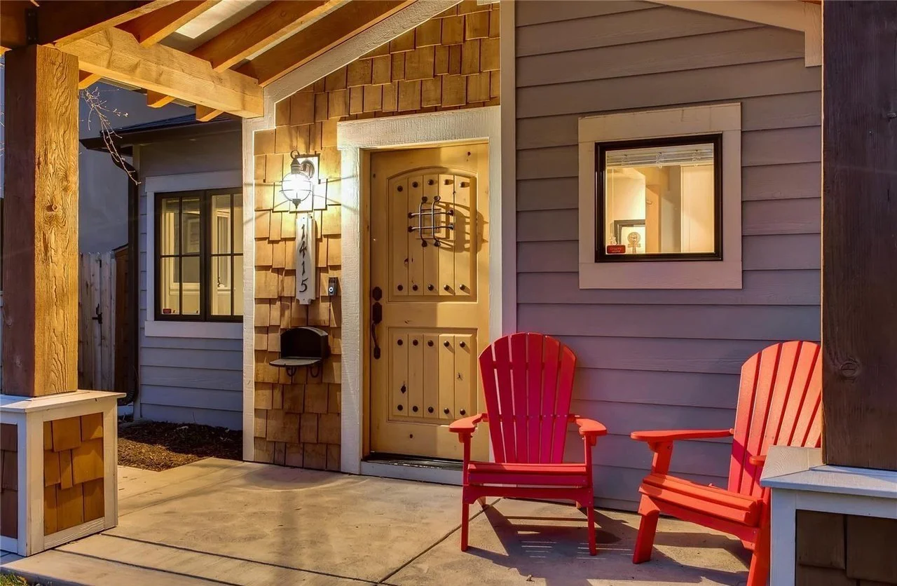Exterior+-+Front+Door.jpg