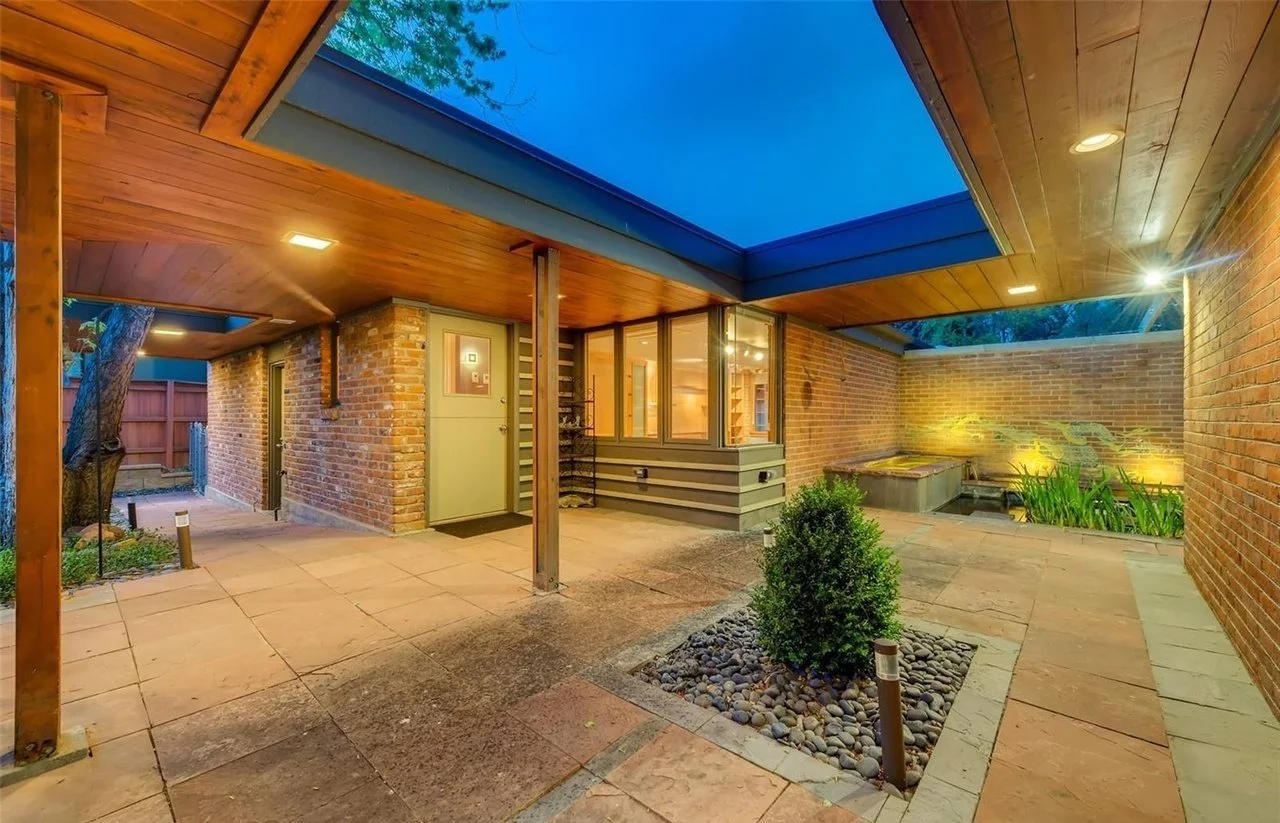 Courtyard.jpg