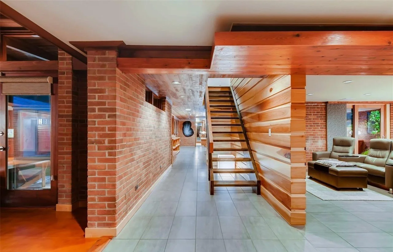 Staircase.jpg