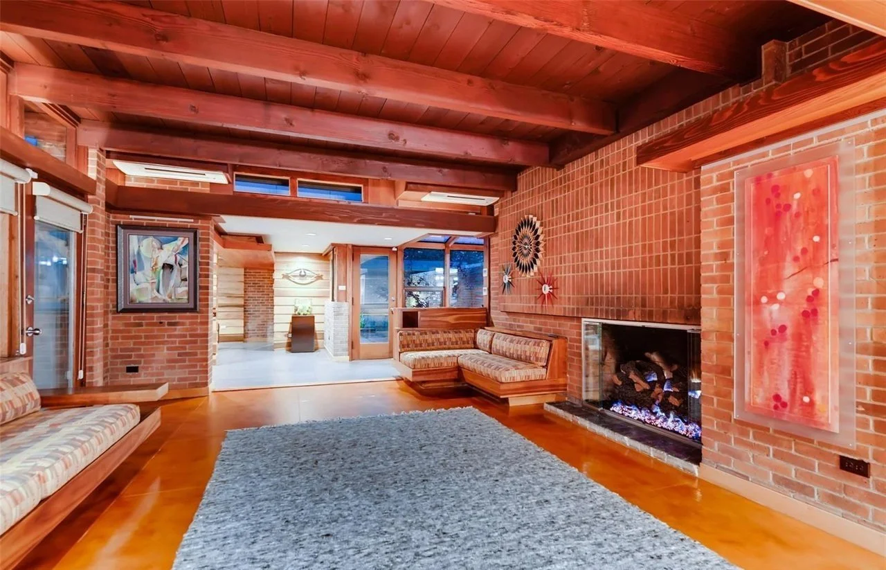 Living+Room+-+Diff+Angle.jpg