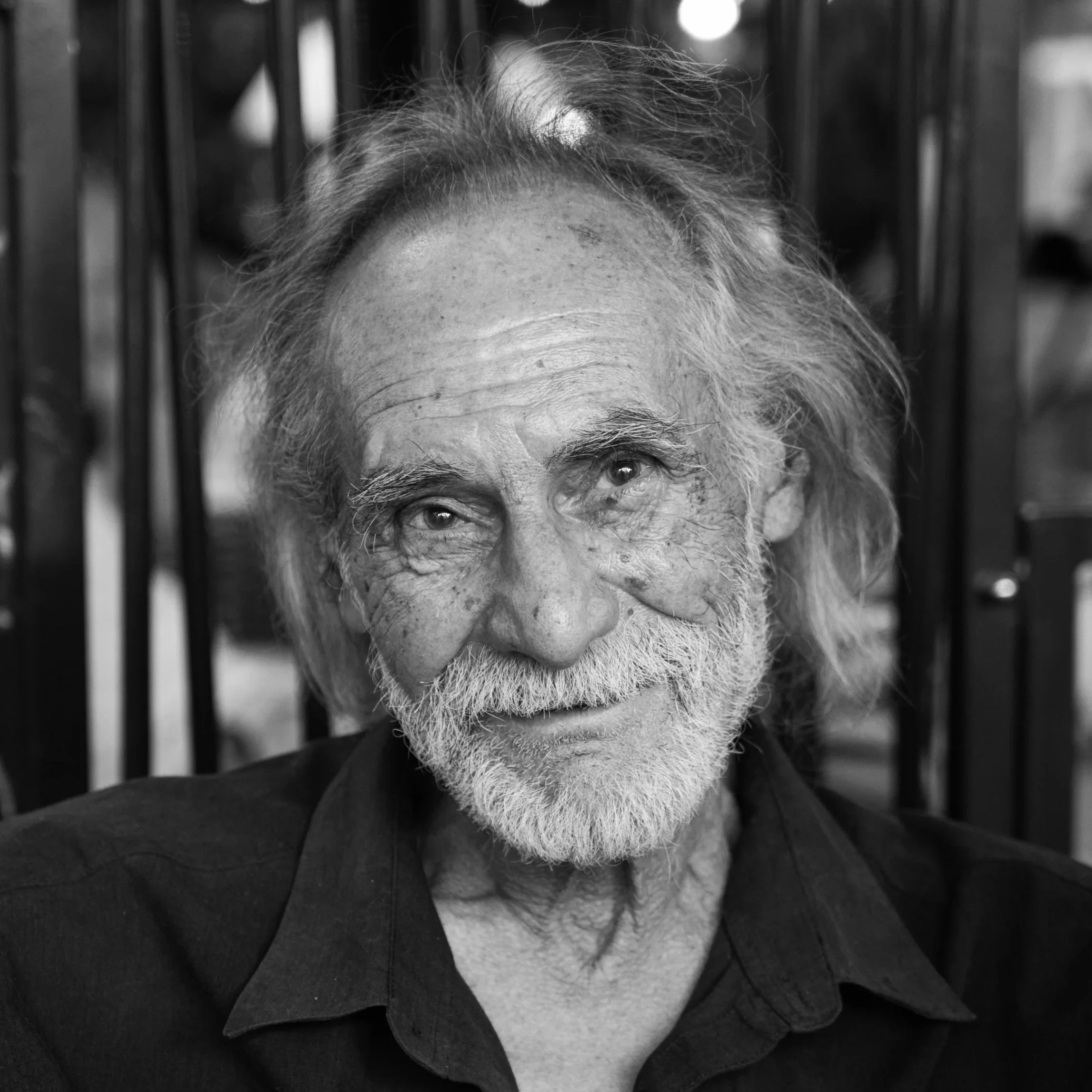 Montmartre Portraitist- Paris, France 