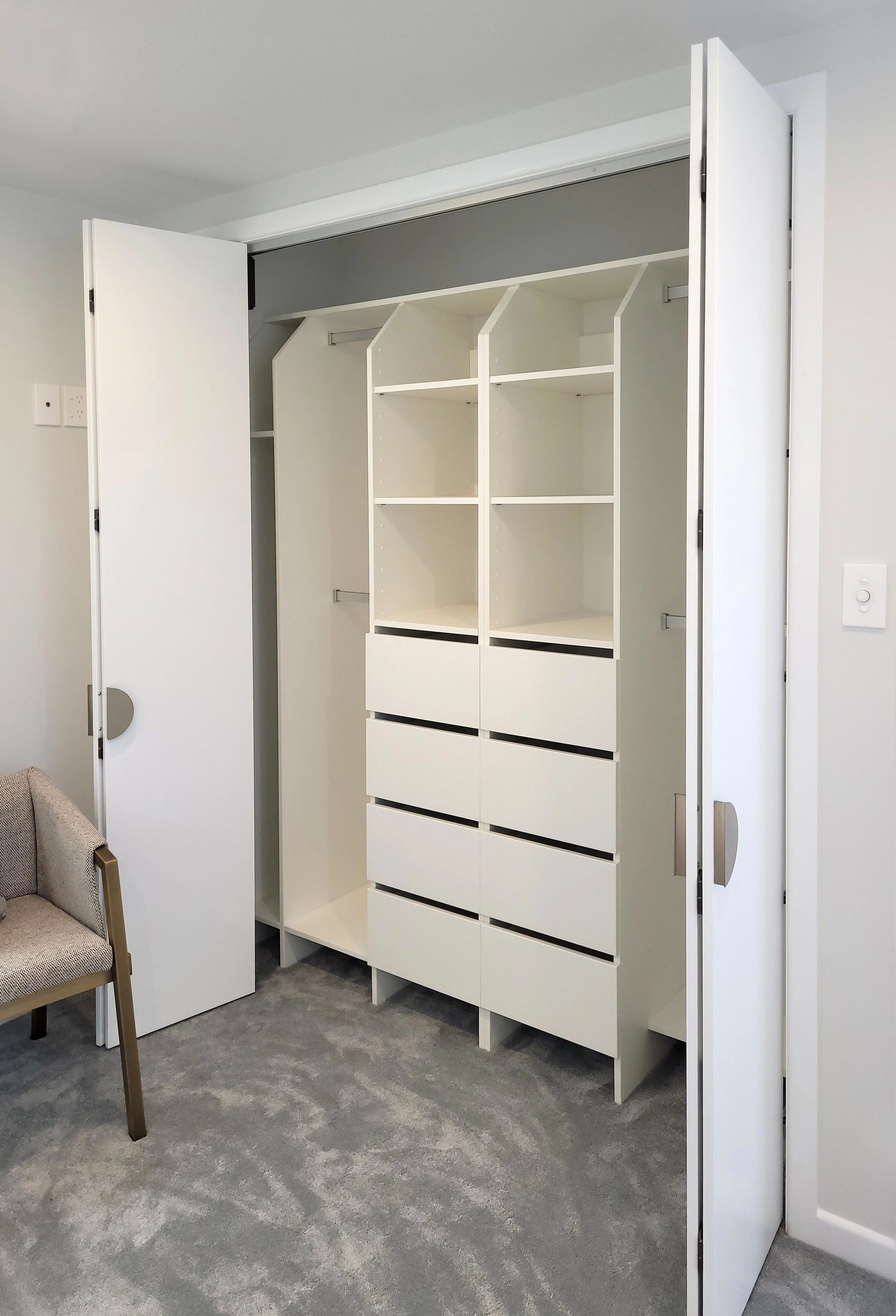 Wardrobe with Bifold Doors