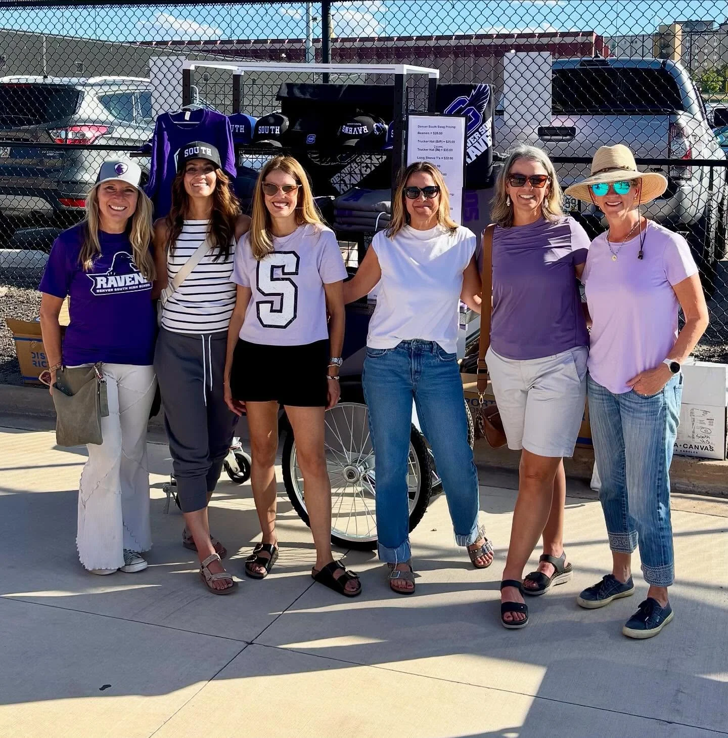 ๐ค๐ **HOMECOMING 2025 = A RAVEN SUCCESS!** ๐๐ค
Huge shoutout to our incredible **Denver South community** for showing up and showing LOVE at last night’s Homecoming game! ๐๐ชถ
The **PTSA merch booth** was ๐ฅ thanks to all of YOU — fro
