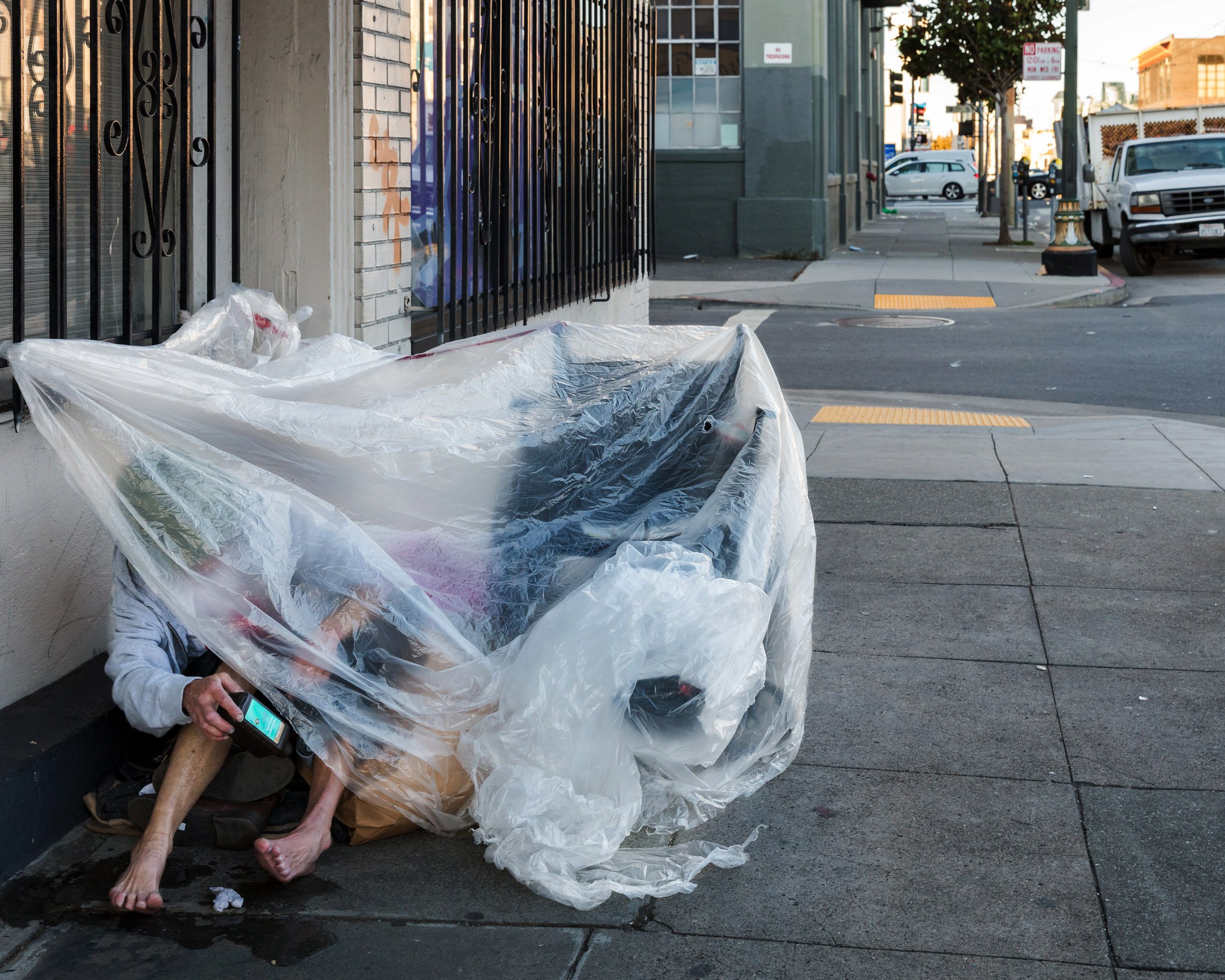   Washing Feet, Howard St, 2016  