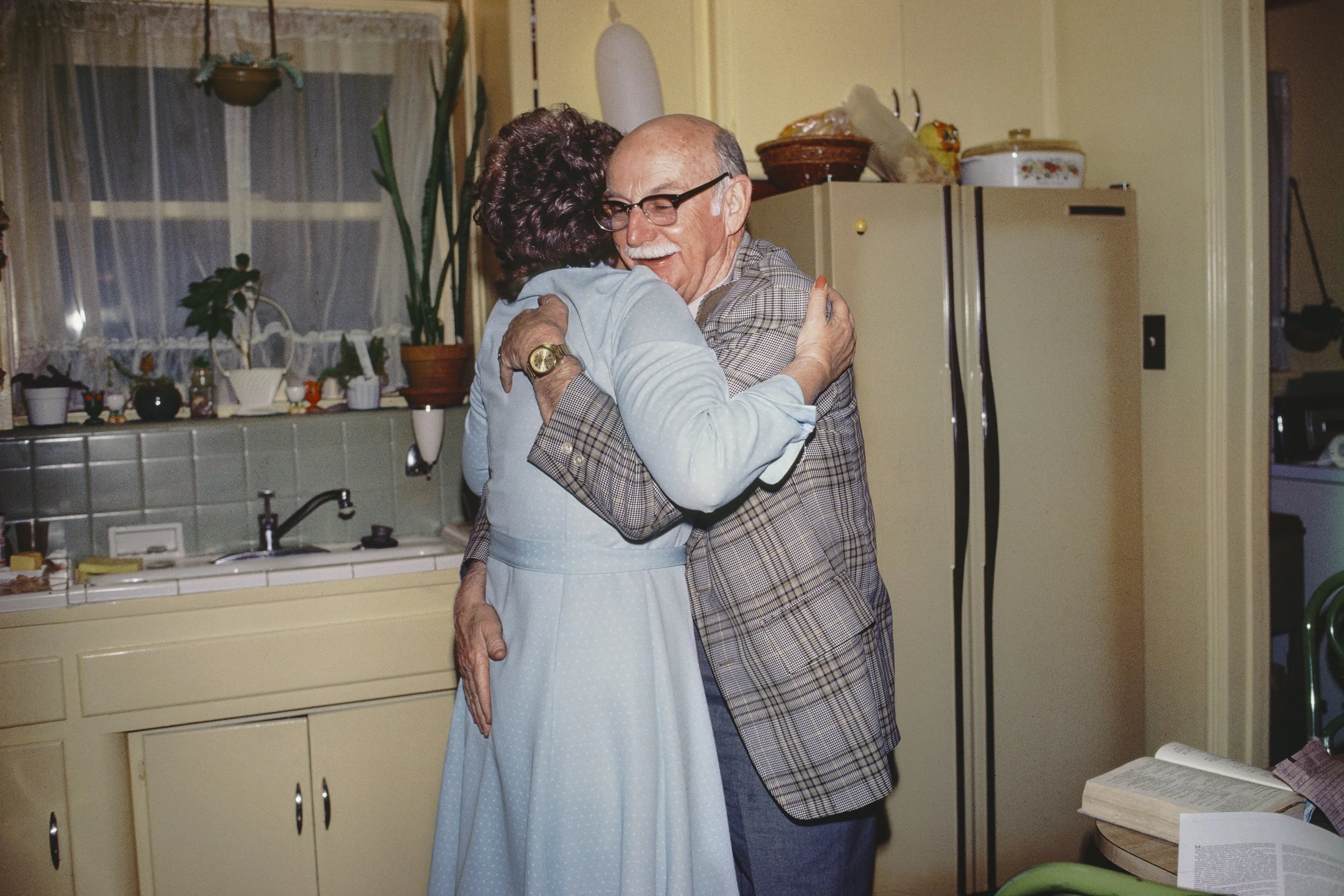 TMP_72_Dad hugging Mom_IMC_WL_RGB8bit.jpg