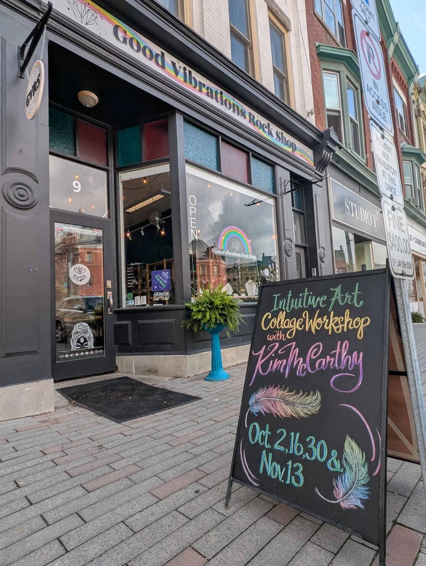 🎨✨Intuitive Art Collage Workshops with Kim McCarthy✨🎨

Ready to reconnect with your creative self?🖍️💫

These workshops are all about playful expression, intuitive flow, and making magic from scraps of paper and a little trust in your imagination.