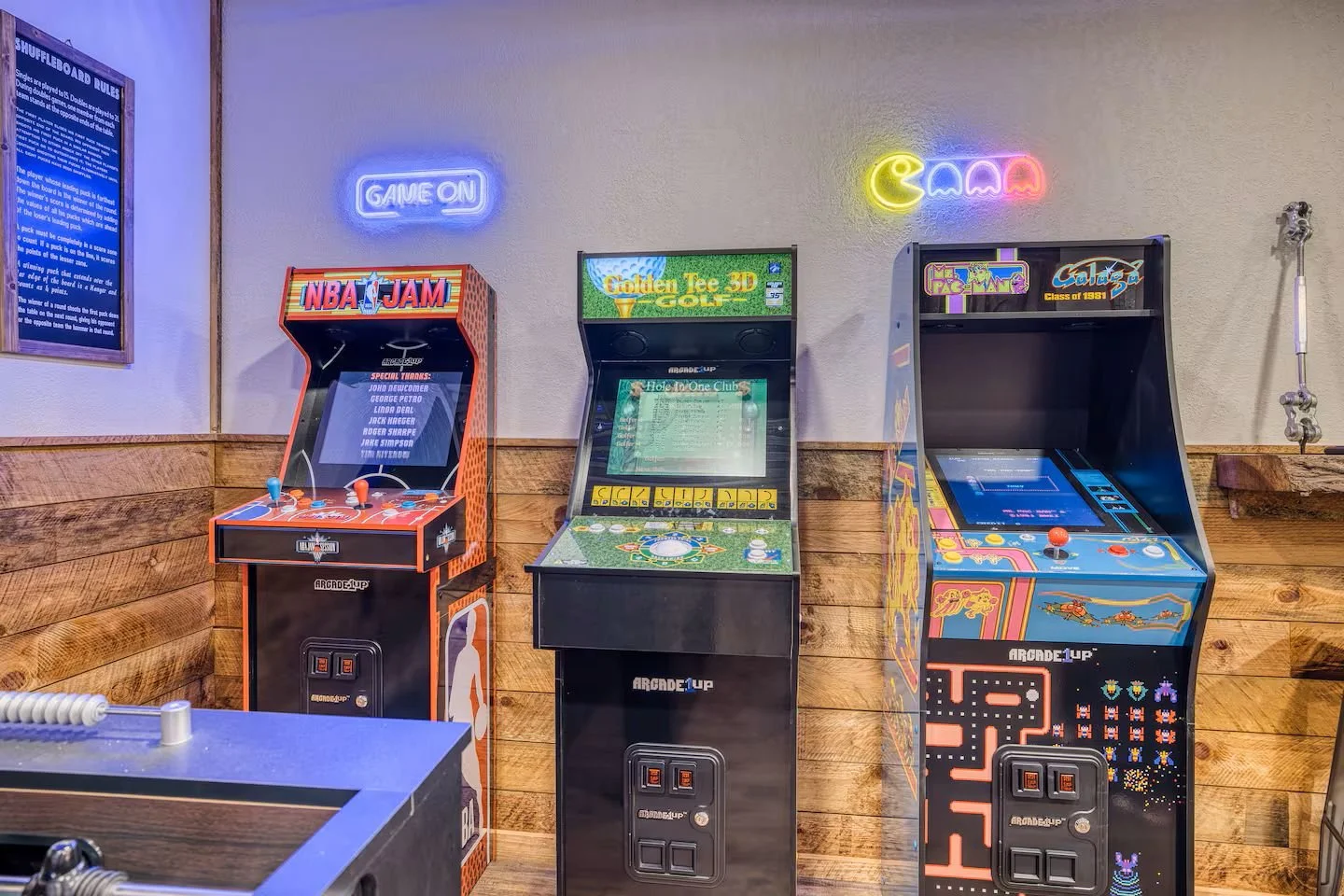 Get your game on downstairs in the neon-lit game room featuring NBA Jam, Ms. Pac-Man, and Golden Tee Golf. Spark your competitive side and enjoy hours of fun for both kids and adults after a day exploring Blue Ridge and the North Georgia Mountains.