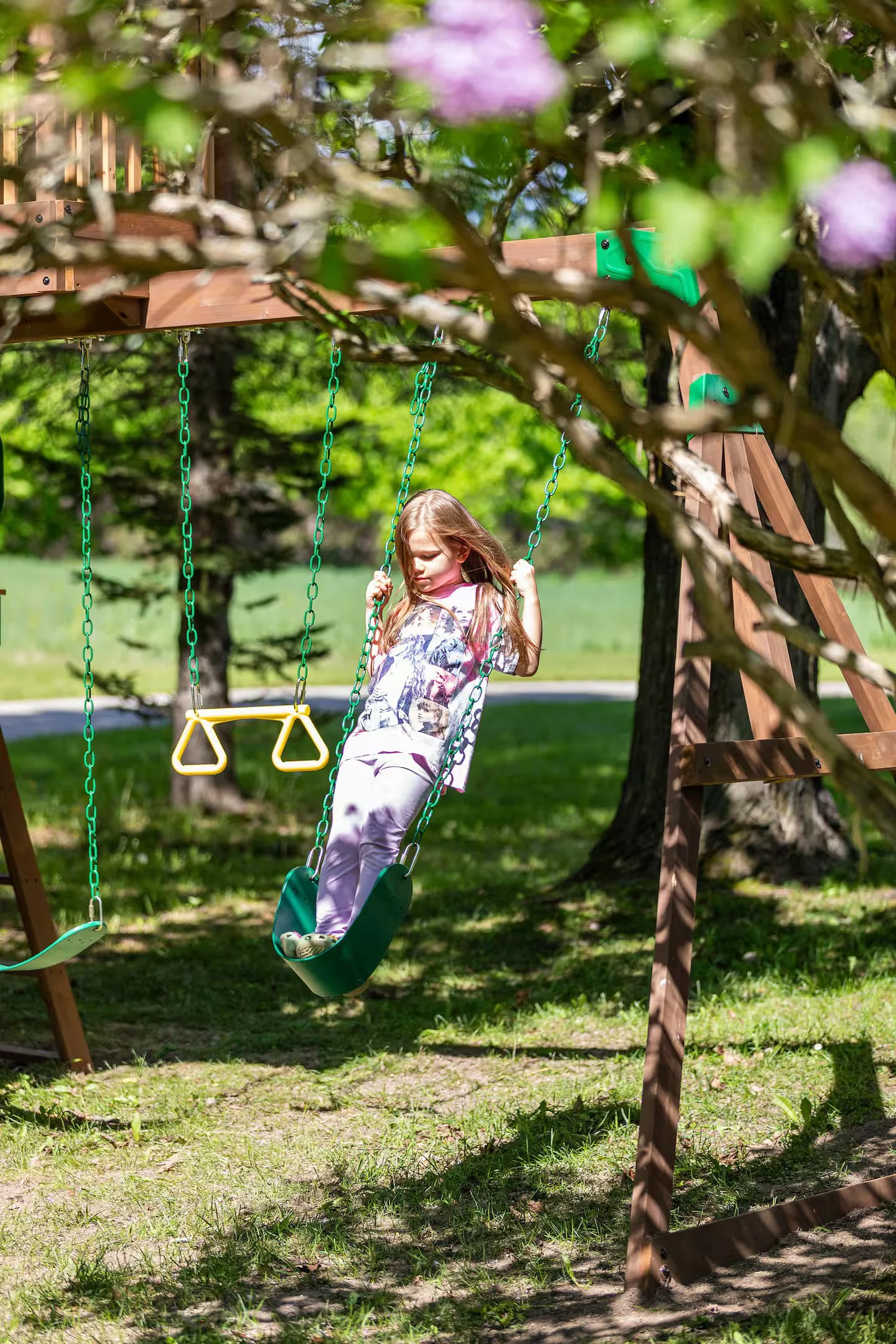 Family Friendly Playground! Make precious memories with your little ones next vacation; with a playground in the backyard, your kids (12 and under) will be playing outside all day on the swings, going down the slides, or perched in the lookout tower!