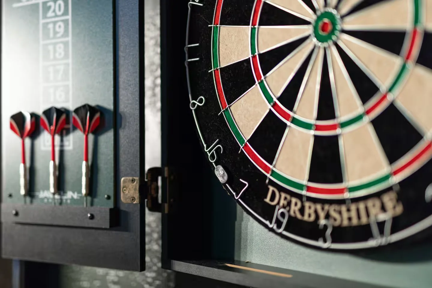 The dart game adds a fun, competitive element to the game room, perfect for enjoying time with friends. While the excitement builds, it’s important to remember to stay safe—keep the throwing area clear and enjoy the game responsibly!
