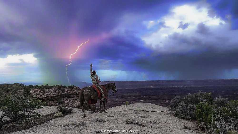 Lightening Pulls _01_00_01_09-3-3.jpg