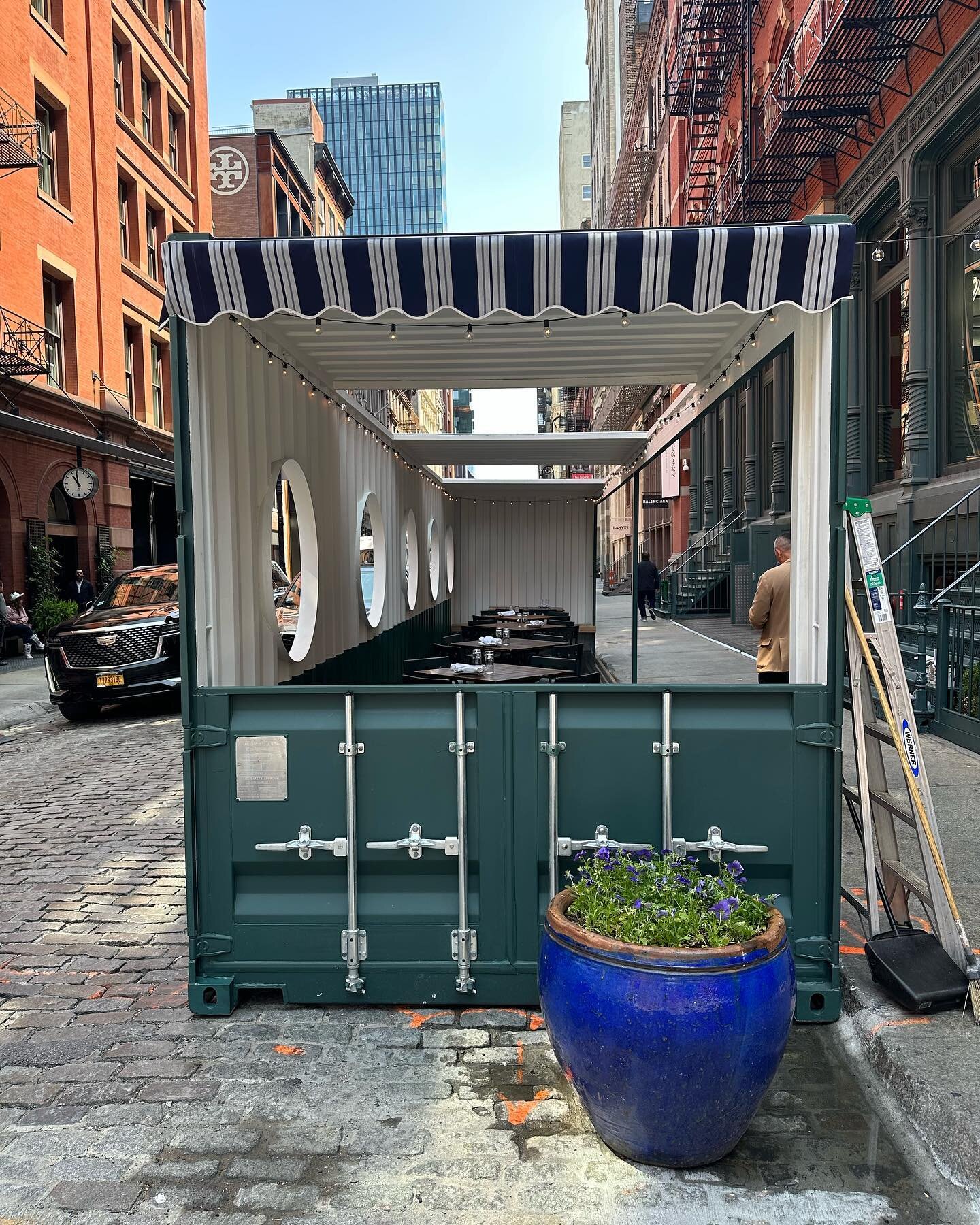 Perfect day in NYC for outdoor dining. Our dining shed at @lurefishbar on Mercer street with retractable roof and custom details is the ideal spot. Made from recycled shipping containers Can be done in standard 20&rsquo; or 40&rsquo; DOT compliant si
