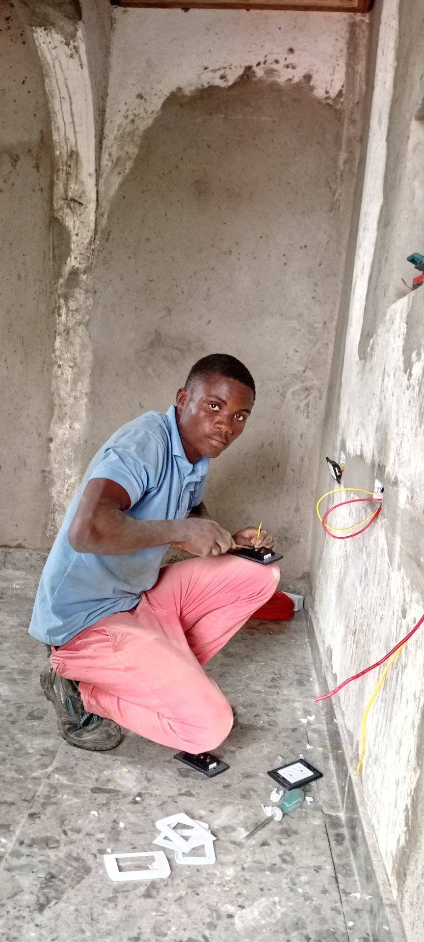 Electrician Students 2 06-21-25.jpg