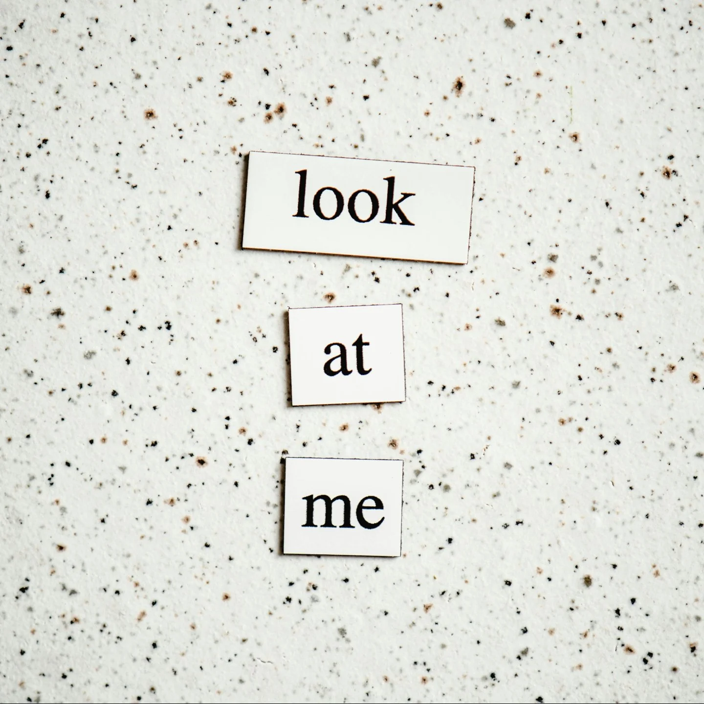 Ahead of all the new incoming gifts &amp; things

Spend 10 minutes now

Removing some of the existing things in your home that:

😴 don't inspire you anymore

🤔 are past their use by date

😪 Remind you of times past that were unhappy

🤕 That you j