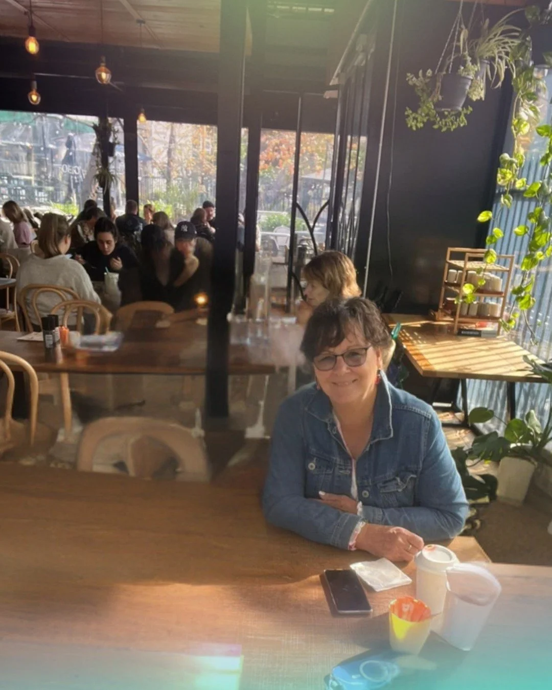 Feng Shui things to consider when you are looking to buy a new house.....

The front door - is it in proportion to the house?

The path to the front door - is it easy to find &amp; navigate?

The neighbourhood - what is all around you - other well ke