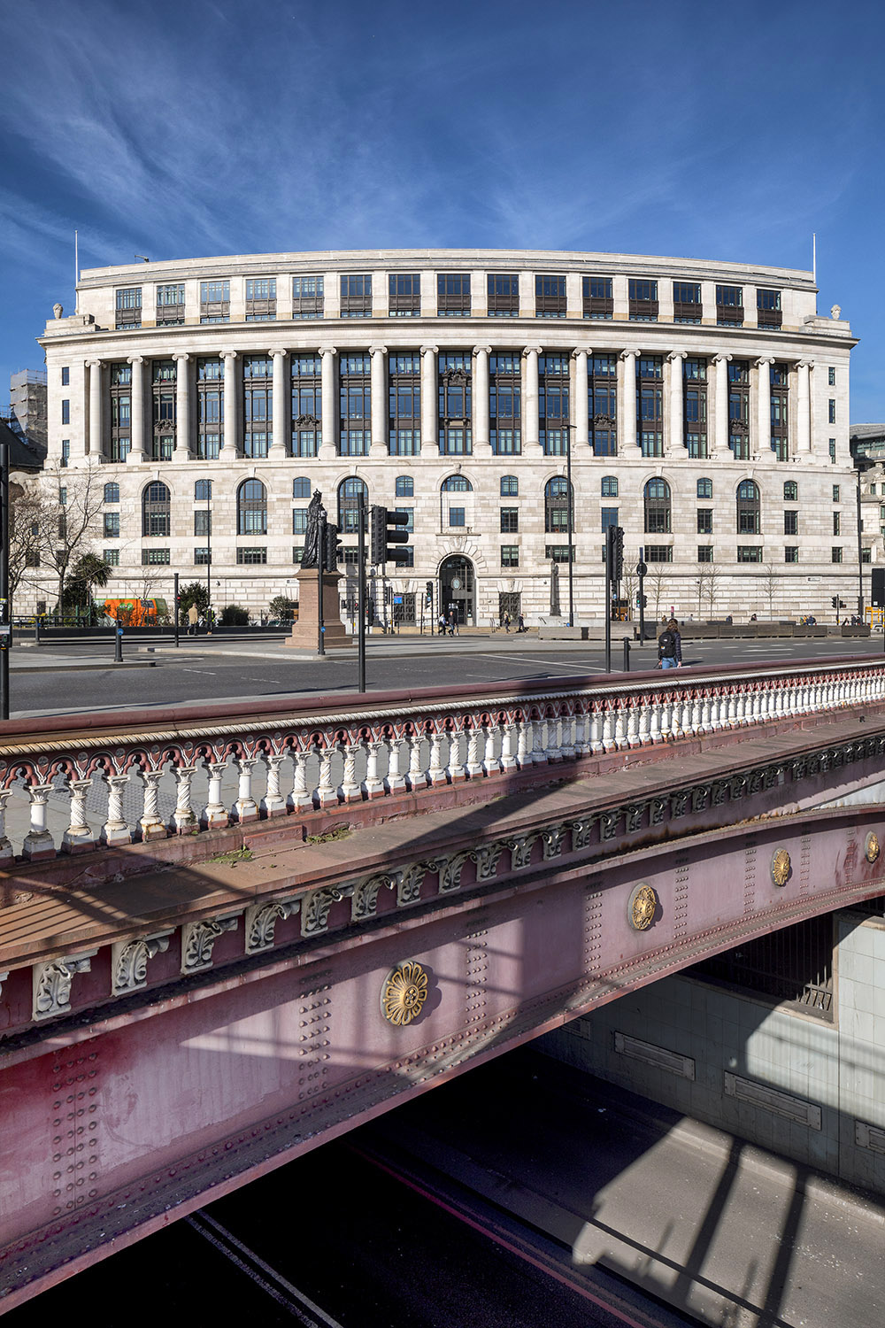 100 Victoria Embankment
