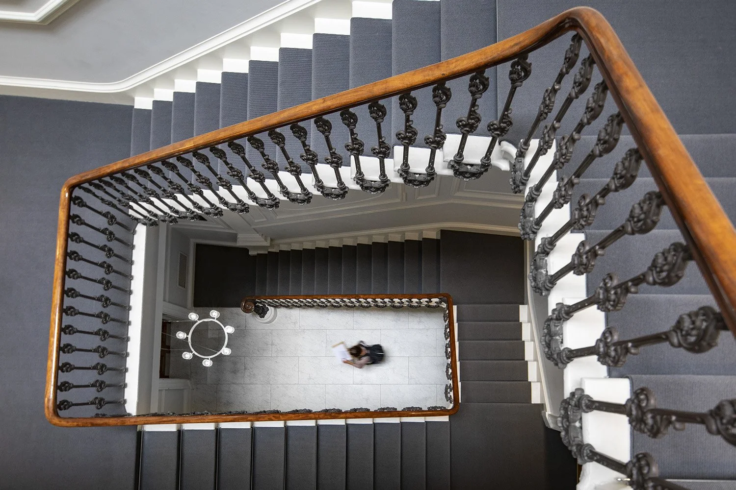 Architectural photography of a high-spec commercial space unveils the meticulous craftsmanship and attention to detail that define this exceptional environment. Through my lens, I capture the essence of sophistication, highlighting the seamless inte