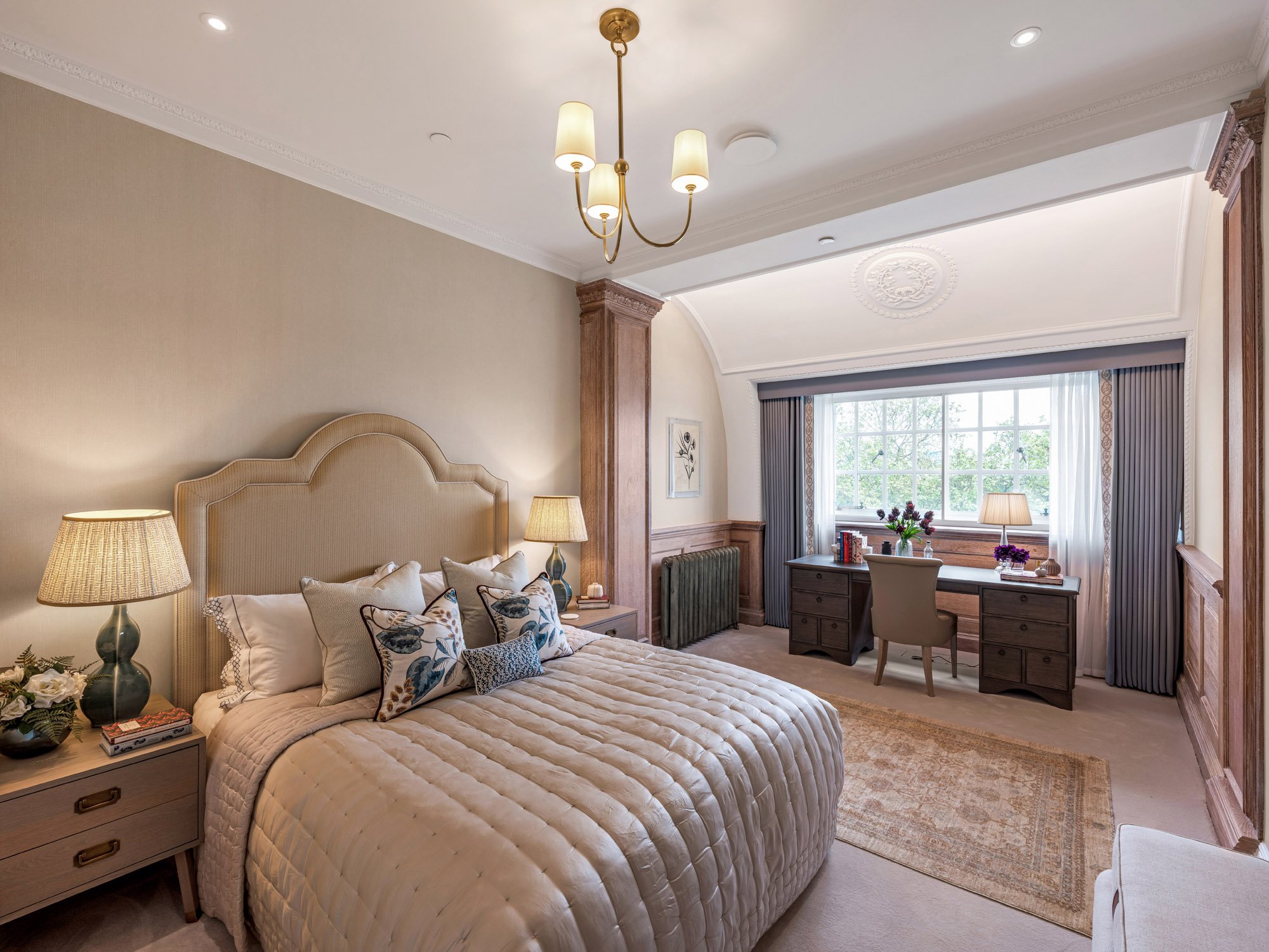 Gracing the banks of the River Thames in the heart of historic Westminster, 9 Millbank is a landmark residential address that captures the essence of British luxury and style.