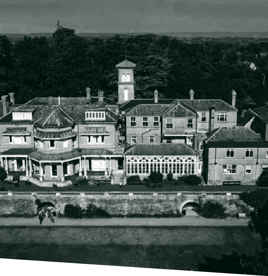 WORLD-LEADING BOARDING SCHOOLS