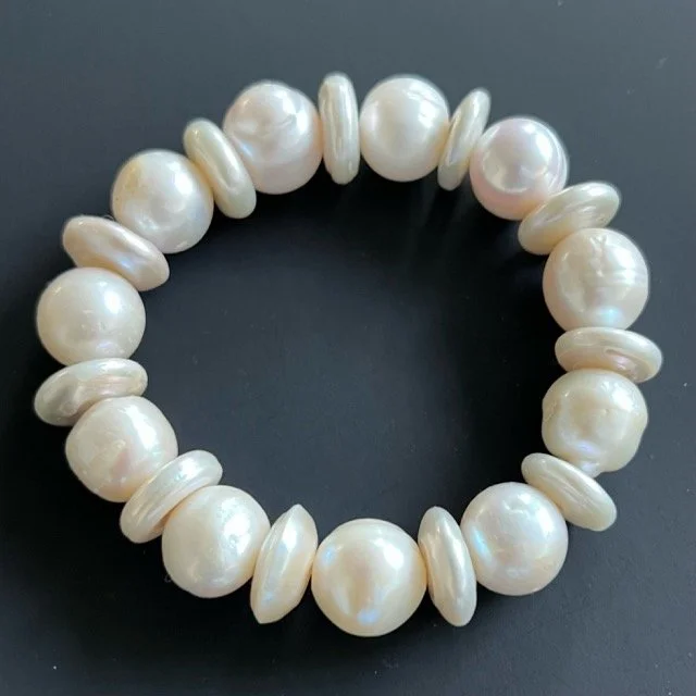 Large White Freshwater Pearl Stretch Bracelet