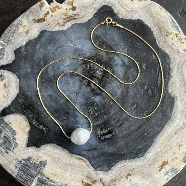 Gold Slider Pearl Necklace with Large Grey Pearl