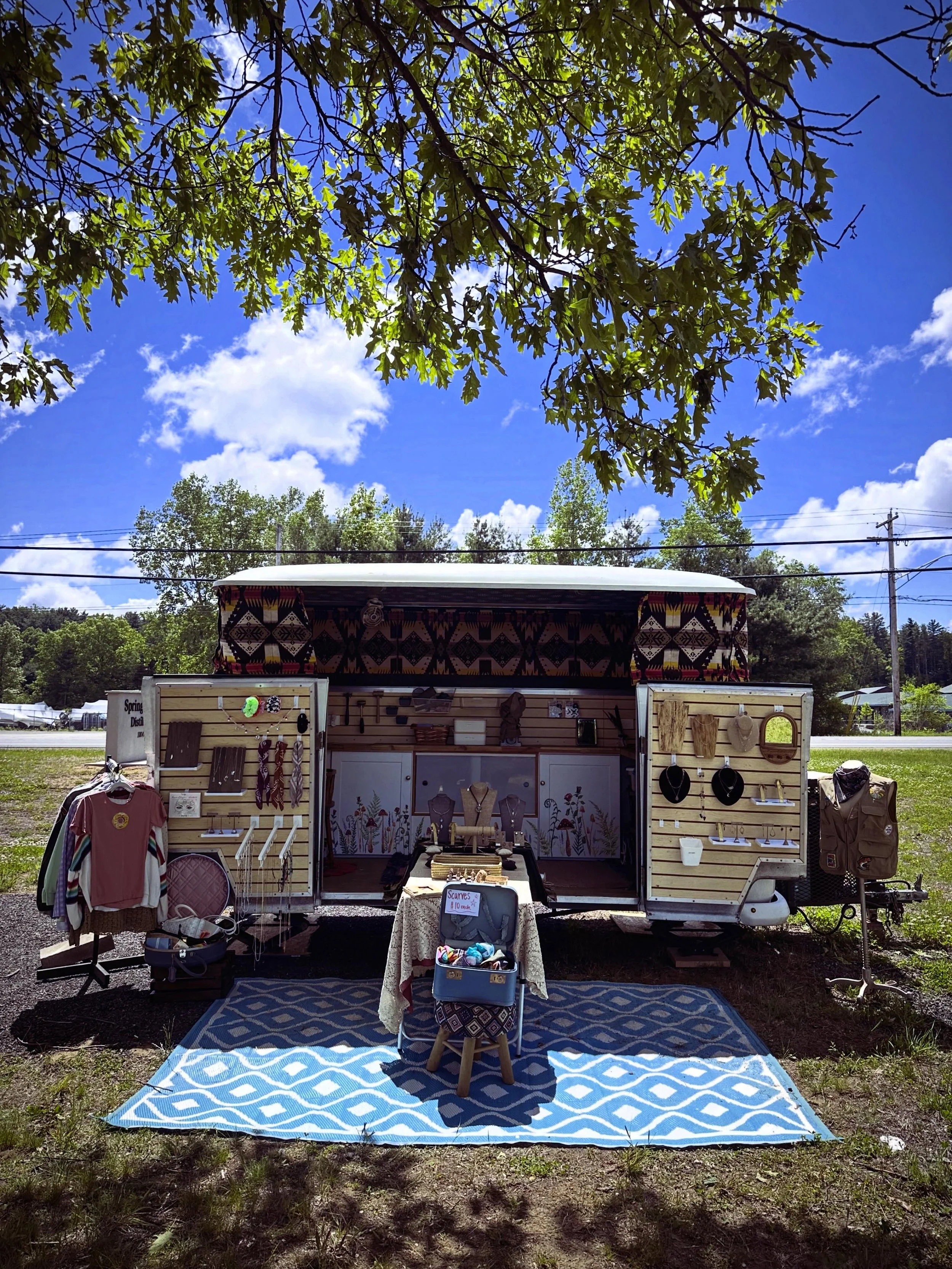 Meet me under the oak tree this weekend! 🌿 The trailer doors are open &amp; summer is rolling in 🌞✨

Join me for a Sip + Shop weekend at @sbhf_distillery! I&rsquo;ll be tucked inside Roamin&rsquo;, creating, restocking, and sharing my curated inven