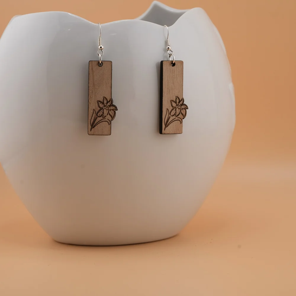 Lilly Banner — L.E. Liggett