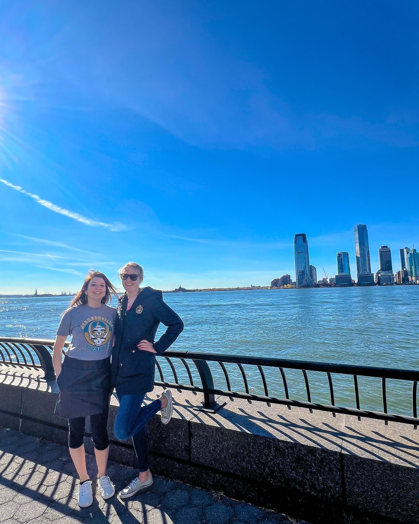 ✨ Moments of Gratitude for the last week 🙏🏻✨

👯&zwj;♀️Caught up with one of my besties. 🩷

🥫Checked out some pretty fab can art. 🖼️ 

🏃&zwj;♀️ Caught the early waves of the NYC marathon, which is just one of the best events in NYC. The sense o