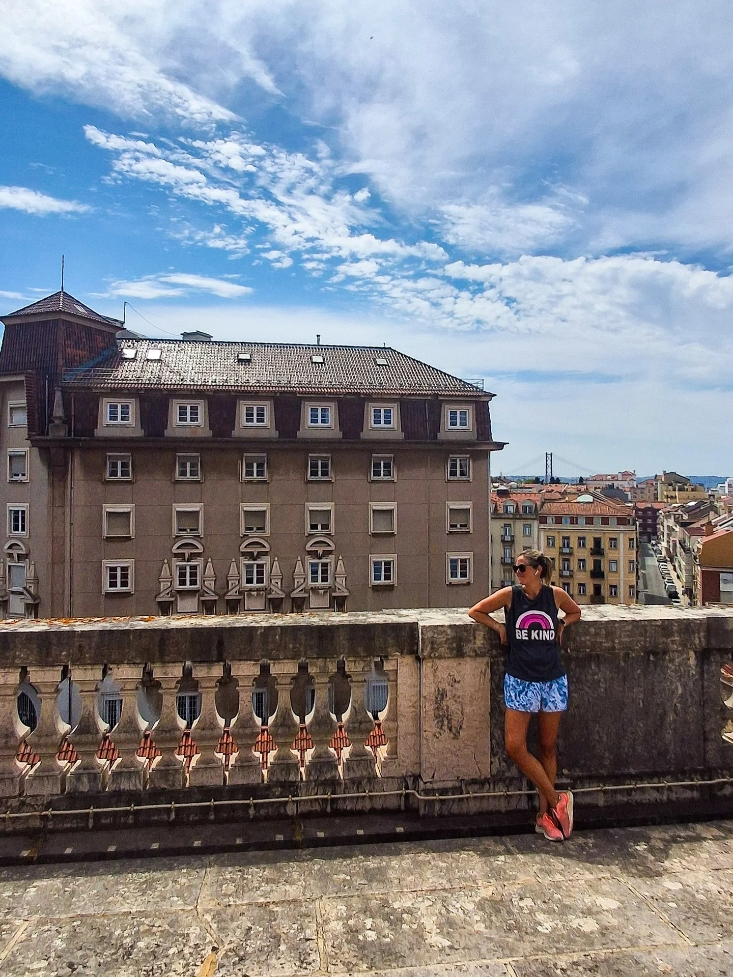 ✨Moments of Gratitude - Lisbon 🇵🇹❤️

🚶&zwj;♀️Random walks after boxing and before work exploring places I hadn&rsquo;t seen like Basilica of Estrela &amp; Jardim da Estrela. 

🌳Finally made it to Parque Eduardo VII &amp; spent some solo time taki
