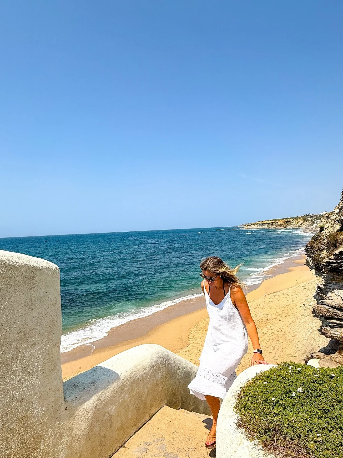 ✨Moments of Gratitude - end of Ericeira 💙

🏝️Quiet weekends at the beach soaking up the sun and the sea. 

💙 Mornings spent wandering around the centro exploring all the hidden gems Ericeira has to offer. 

🌊 A day before work spent seeing Nazare