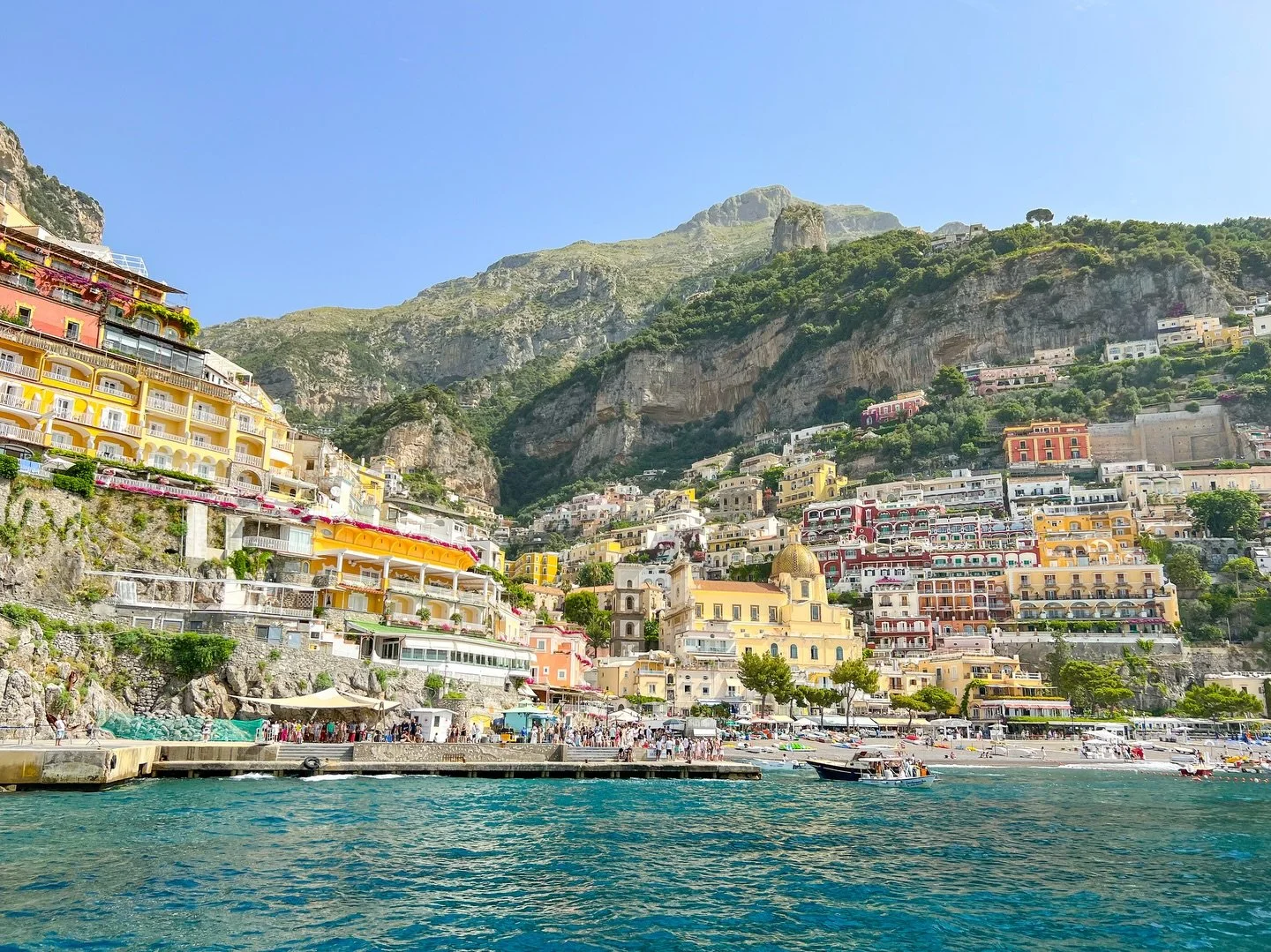 Postcards from Positano 🇮🇹

I came to the Amalfi coast to see the sights &amp; for more affordable luxury in Atrani. I left a Positano convert. 🍋

The second I arrived in Positano, I didn&rsquo;t want to leave. I can&rsquo;t help that I have cavia