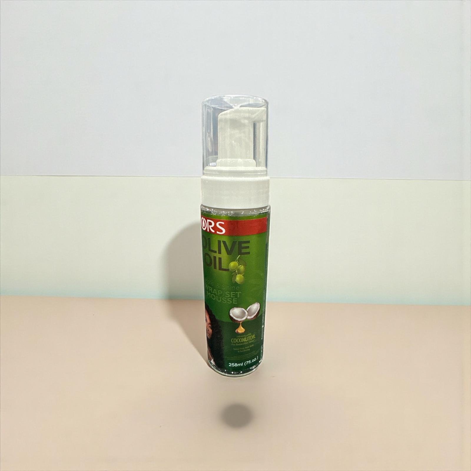 ORS Olive Oil Wrap/Set Mousse – Mousse Coiffante à l’Huile d’Olive et Coco – 258 ml