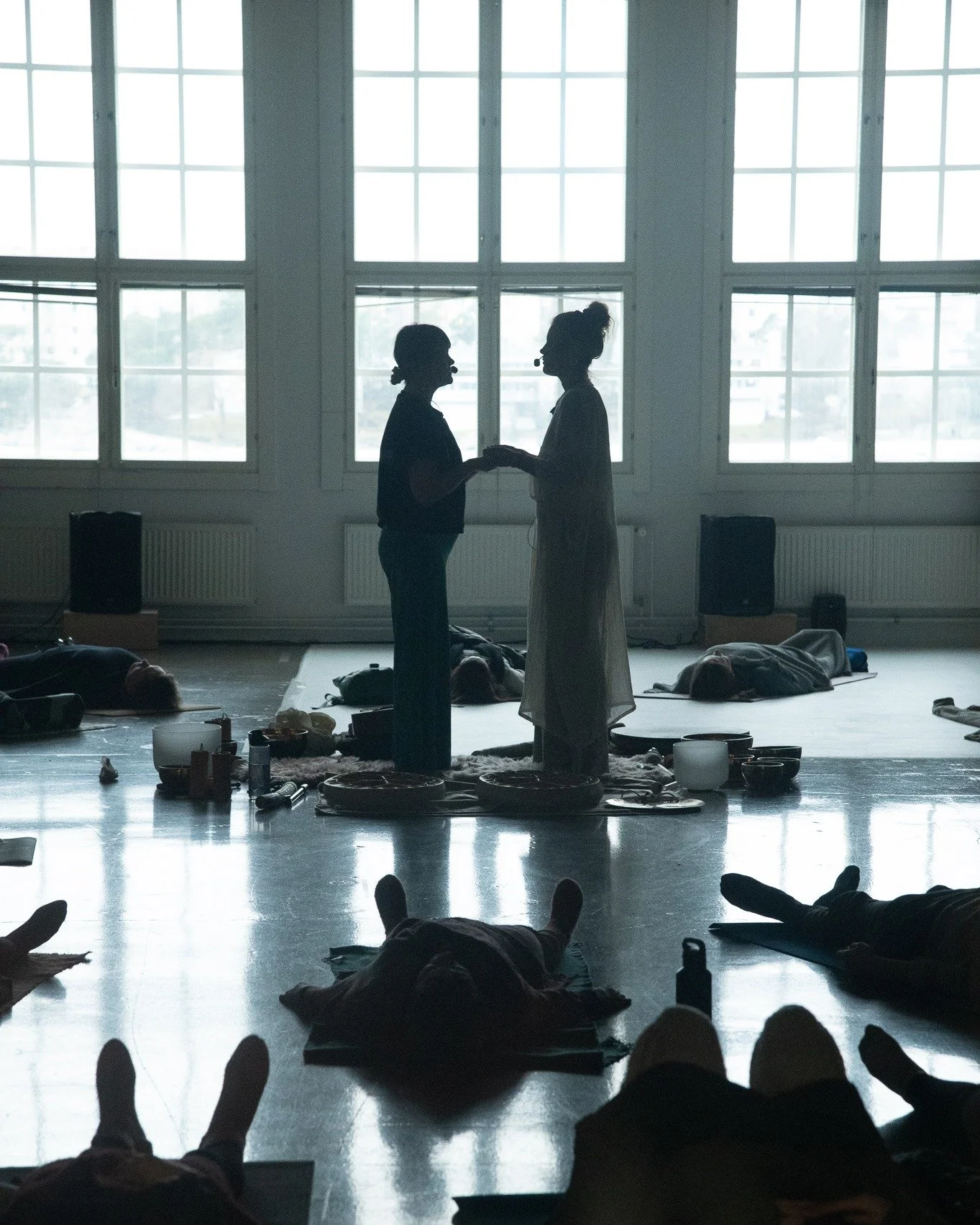 Marraskuun h&auml;myis&auml; valo kutsuu rauhoittumaan. Anna t&auml;n&auml; viikonloppuna itsellesi lupa heng&auml;ht&auml;&auml; ja lev&auml;t&auml;.
 
Tulevan Joogafestarin monipuolinen ja osallistava ohjelma valmistuu pian. Kiitos viel&auml; kaiki