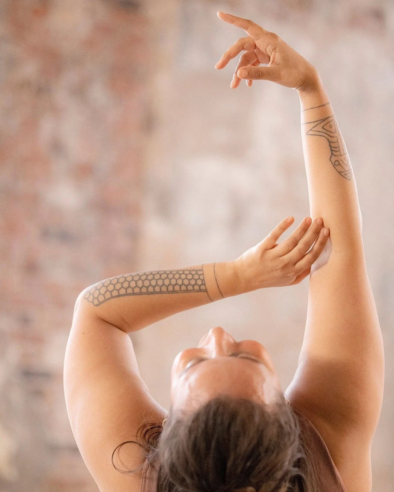 ❄️ Hyv&auml;&auml; alkanutta vuotta 2026 ❄️

Tammikuu avautuu hiljaisena ja pelkistettyn&auml;. Loppuvuoden juhlakauden j&auml;lkeinen aika saattaa tuoda mukanaan tyhjyyden tunteen. Juuri t&auml;ss&auml; n&auml;enn&auml;isess&auml; tyhjyydess&auml; p