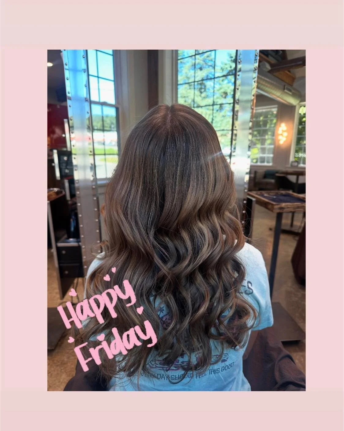 Happy Friday Y&rsquo;all a beautiful chestnut blonde highlight done by Erin..call/text 203-463-4388 for your next  appointment!

#oxfordctstylist #redkenobsessed #redkenshadeseq #oxfordct #redken #oxfordctmoms #oxfordhairsalon #connecticuthairstylist