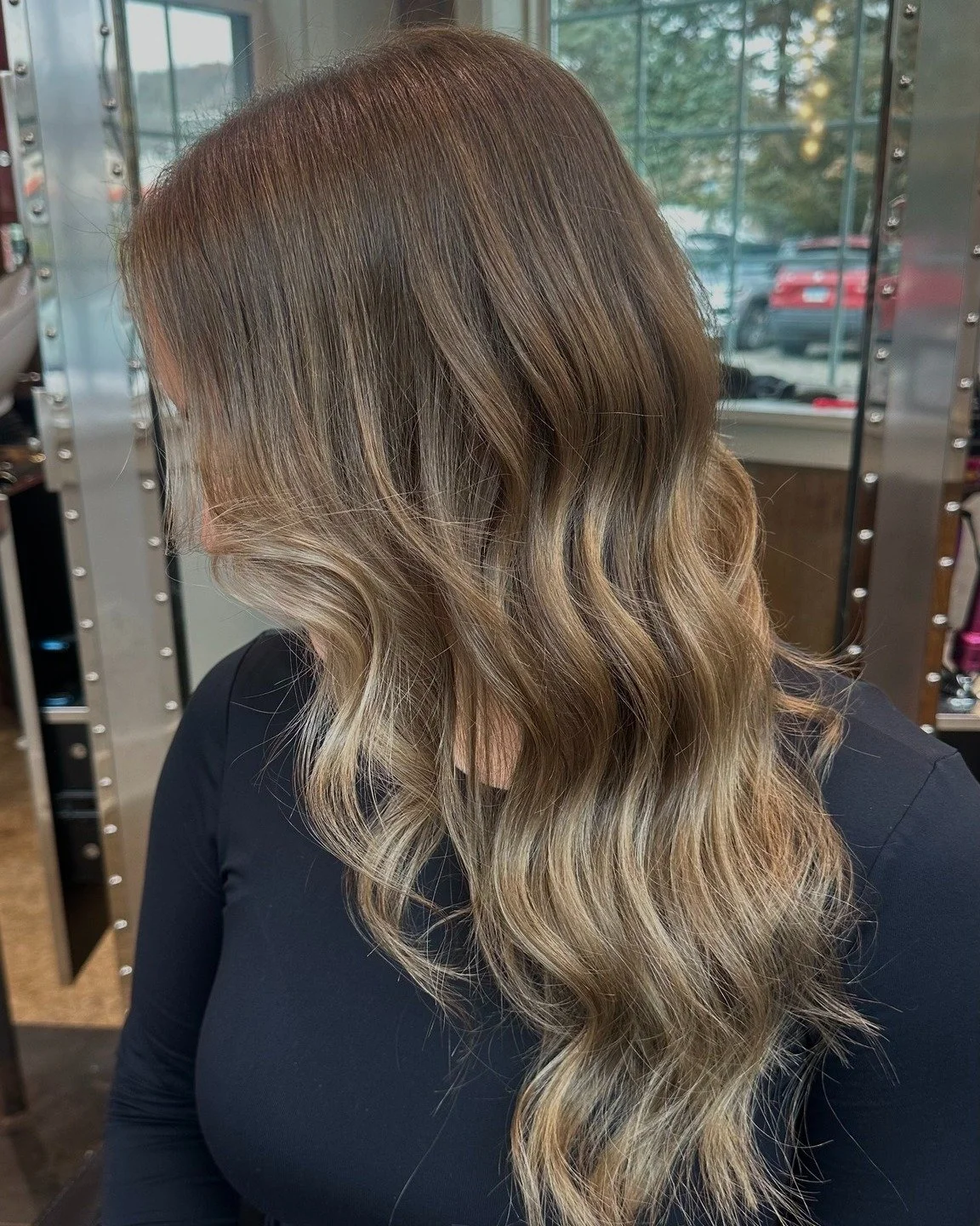A beautiful reverse balayage done by our baby stylist, Evey!

Book your holiday appointments! Call or text us at (203)463-4388 🥰