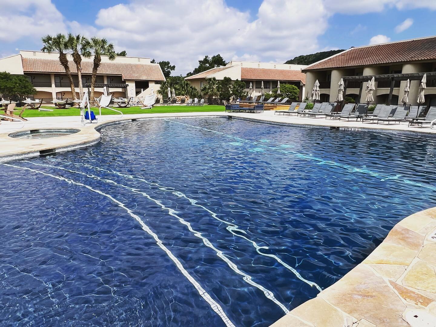 Checkout this beautiful resort pool we remodeled at #tapatiohillcountryresort 😃