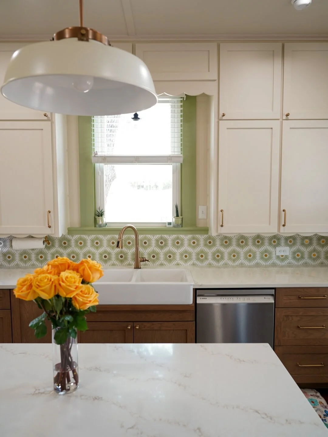Our Gaddis Bluff kitchen remodel 😍

Let&rsquo;s get started on your dream kitchen! Book a free consultation on our website today.

www.KerrvilleDesignBuild.com

#kitchenremodel #designconstruction #interiordesign #traditionaldesign #backsplash #home
