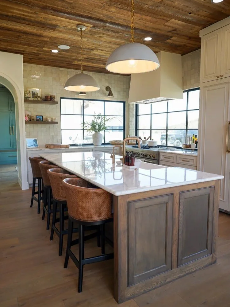 In case you&rsquo;re in need of some kitchen inspo today 💛

www.KerrvilleDesignBuild.com

#kichendesign #builder #interiordesign
