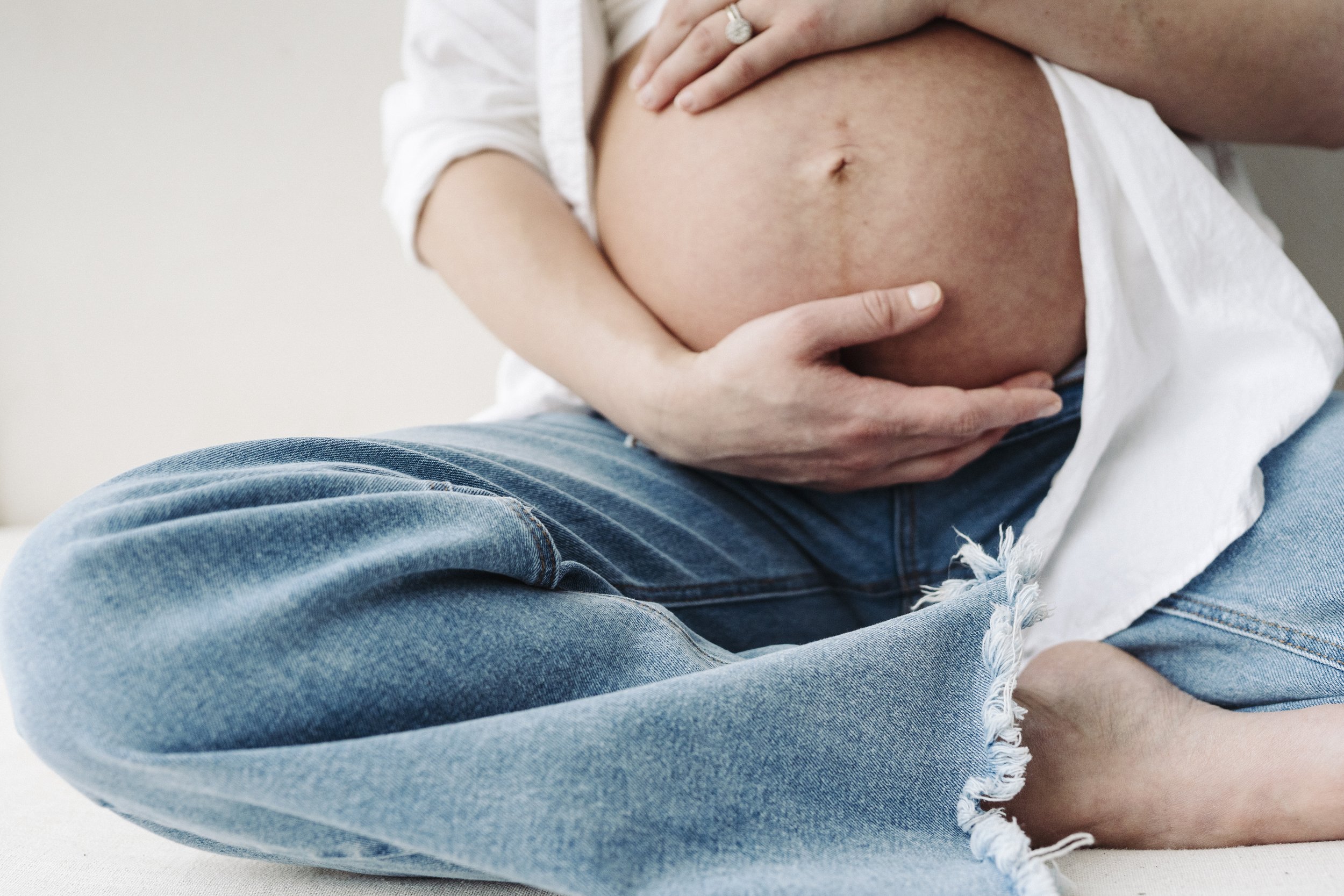 maternity session in studio in cambridge, ontario 