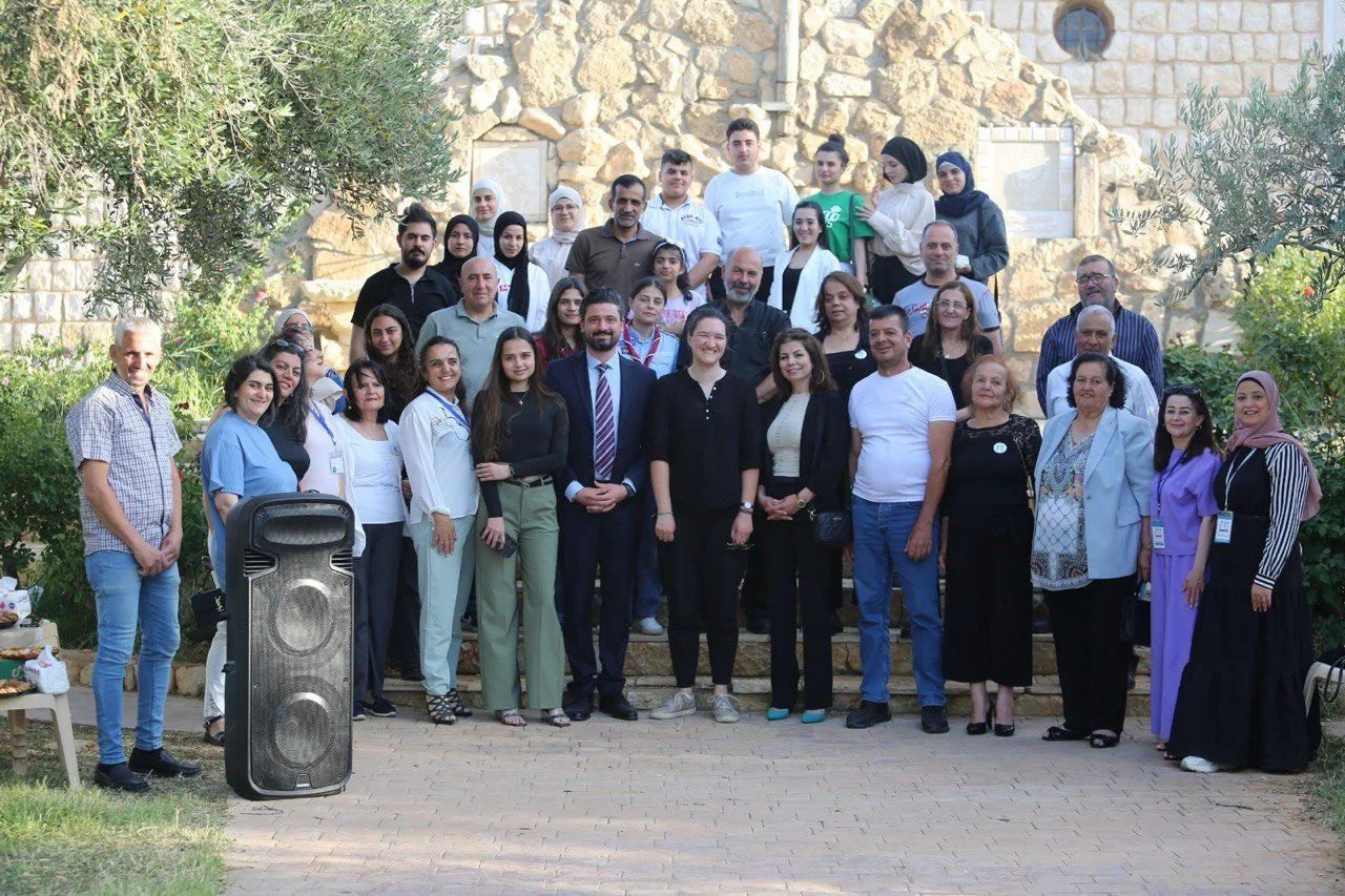 Community members and participants gathered together through Peace of Art