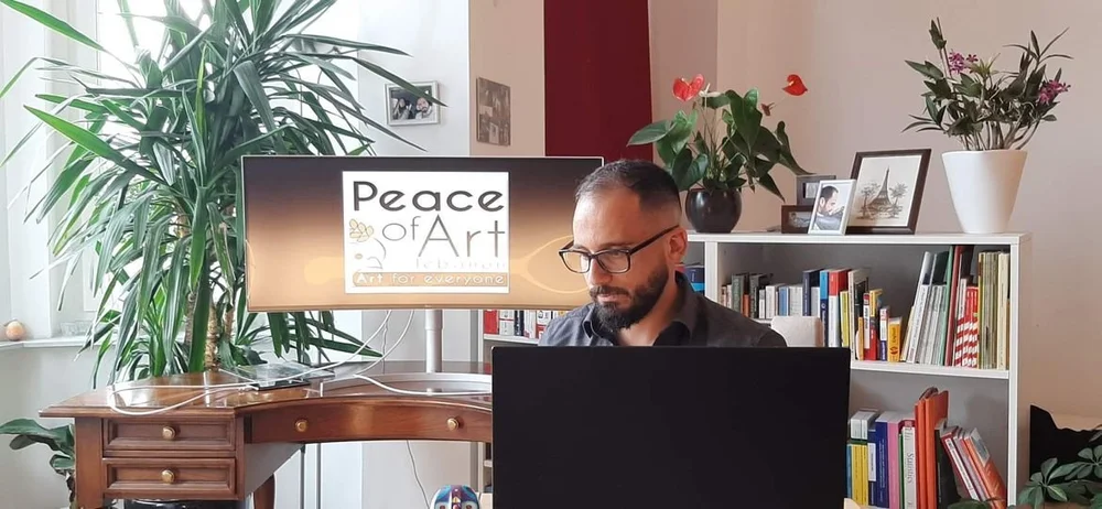 Mahdi Yahya presenting Peace of Art online