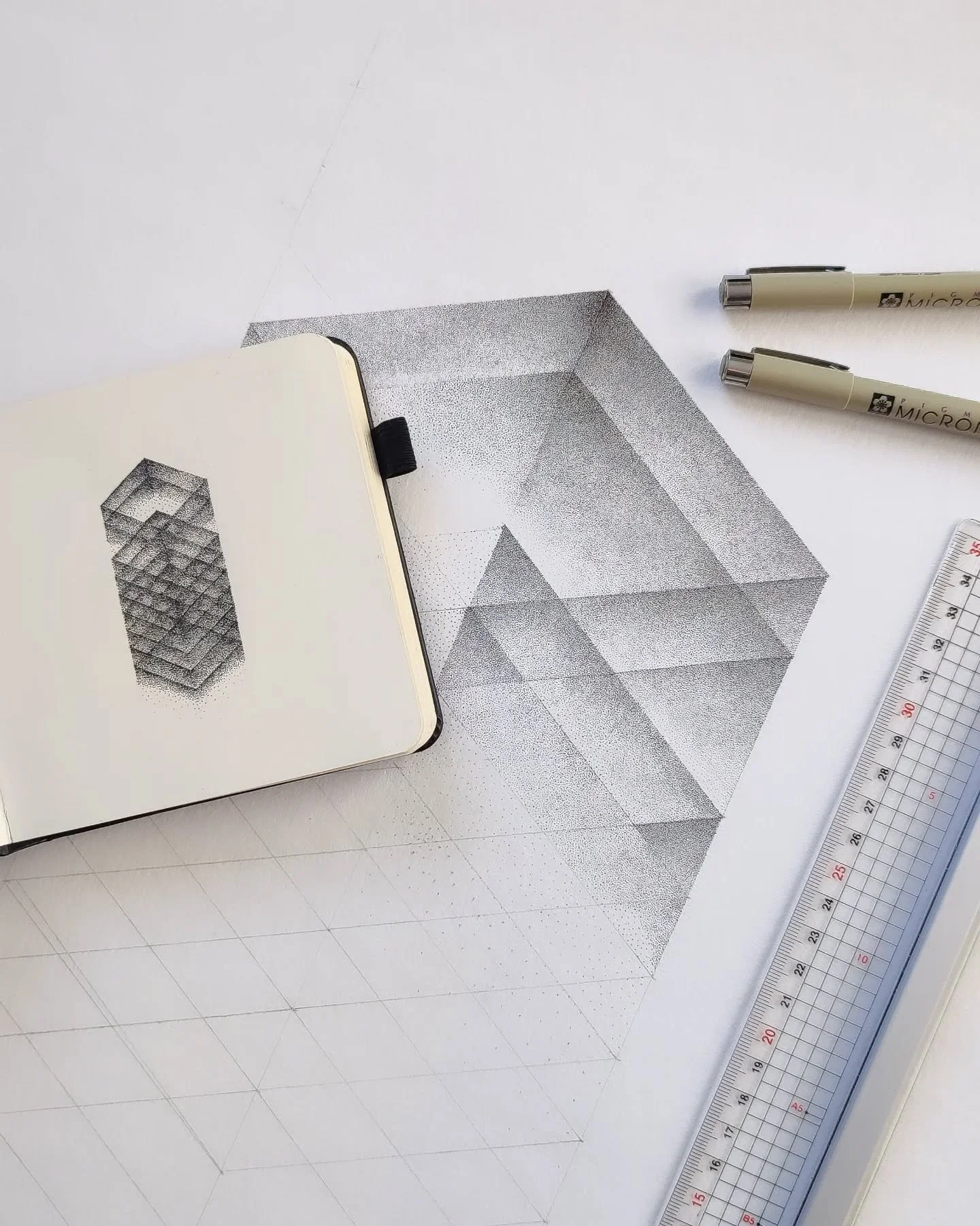 Parfois, certains projets tra&icirc;nent tellement longtemps dans ma pochette que je ne sais m&ecirc;me plus comment les continuer.

Parfois, ils restent quand m&ecirc;me dans un coin de ma t&ecirc;te et j&rsquo;esp&egrave;re secr&egrave;tement trouv