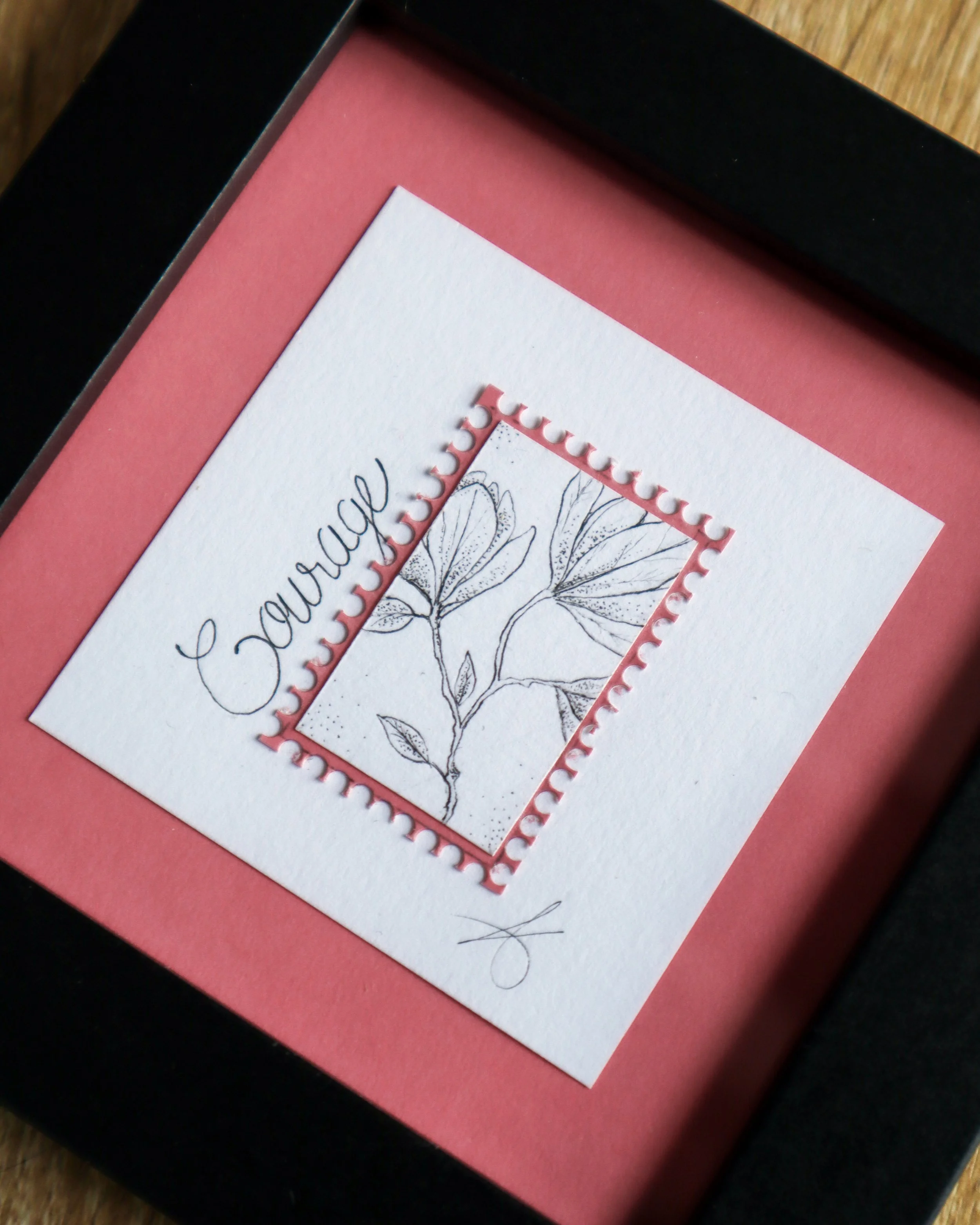 Timbre Floral Pointillisme - Courage - Magnolia - Feutre Noir 10x10 cm