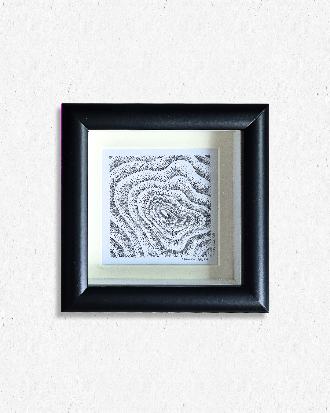Pointillisme noir, cercles concentriques – série solidaire Fontainebleau